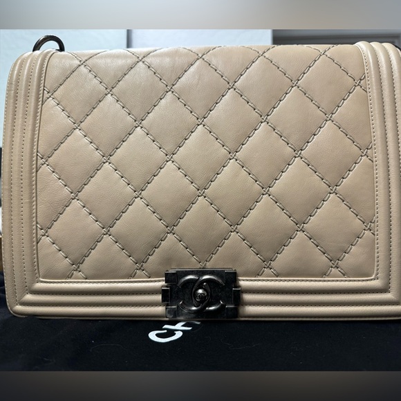 Large Chanel Boy Bag!!! - Picture 10 of 16